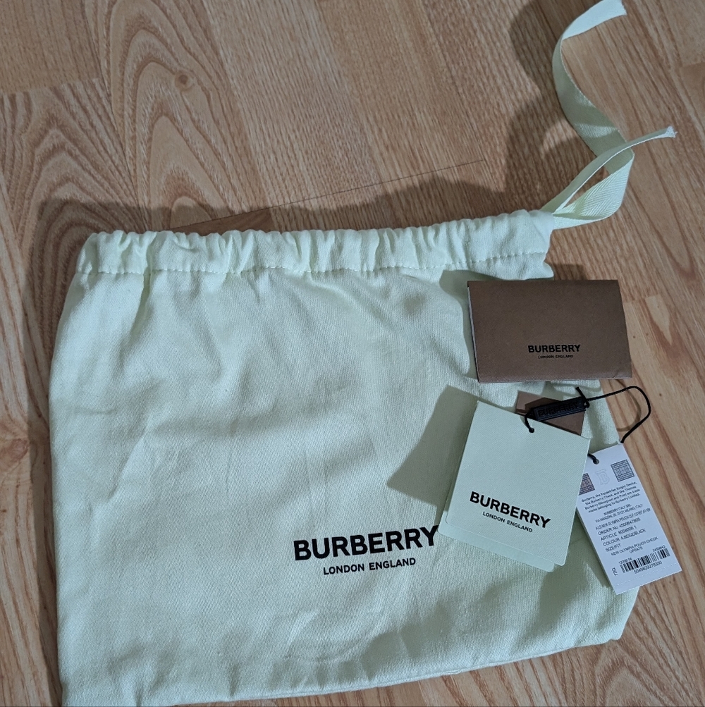 Burberry Vintage Check Calfskin Olympia Pouch - Picture 2 of 12